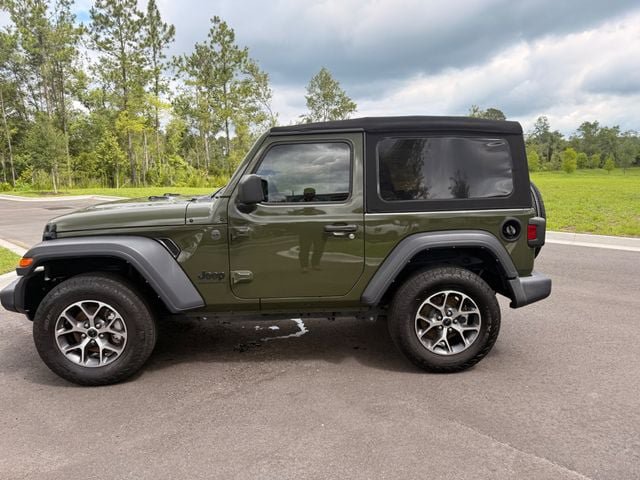 Used 2024 Jeep Wrangler Sport AWD/4WD image 8