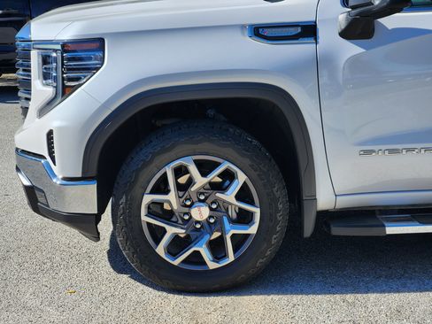 Certified 2023 GMC Sierra 1500 SLT image 8
