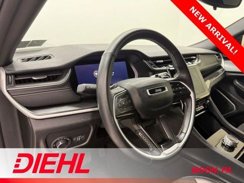 Used 2022 Jeep Grand Cherokee L Laredo image 23
