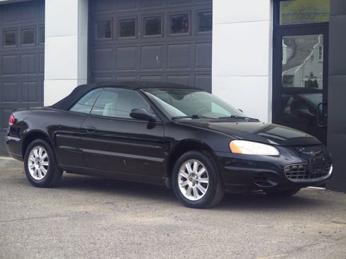 Used 2002 Chrysler Sebring GTC FWD image 6