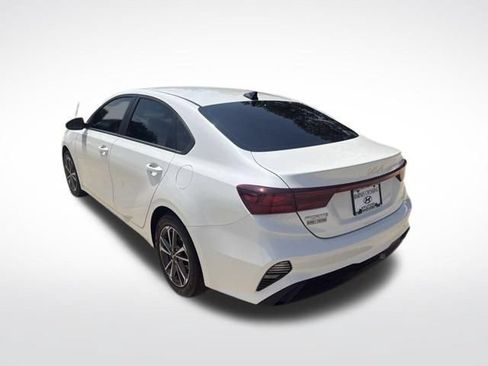 Used 2023 Kia Forte LXS w/ LXS Technology Package FWD image 5
