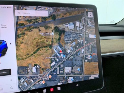 Used 2021 Tesla Model Y Long Range image 30