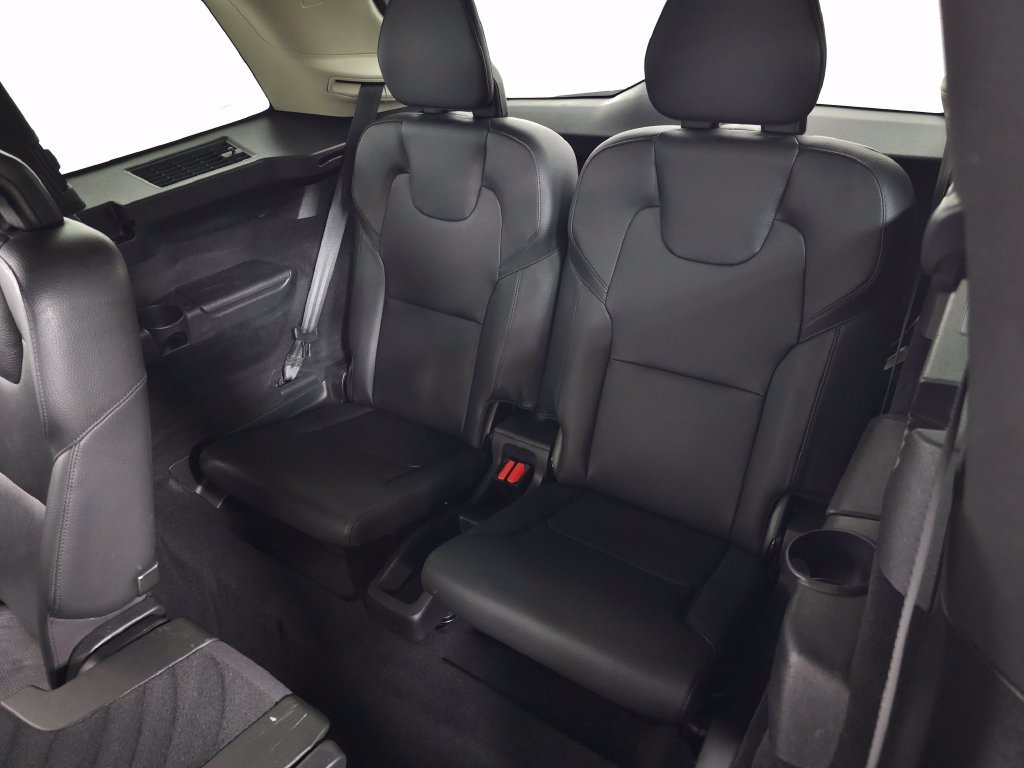 Used 2022 Volvo XC90 T6 Momentum w/ Climate Package AWD/4WD image 34