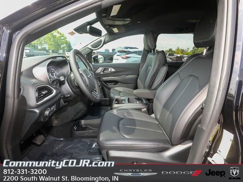 New 2025 Chrysler Voyager LX FWD image 12