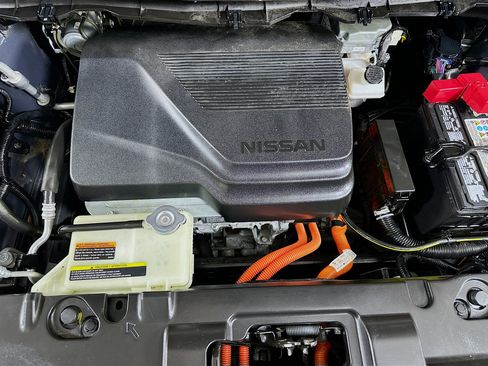 Used 2023 Nissan Leaf S image 30