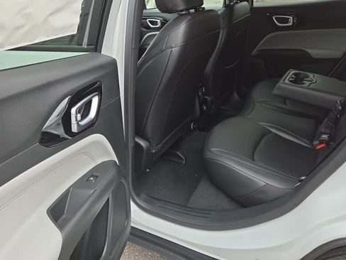 New 2026 Jeep Compass Limited image 13