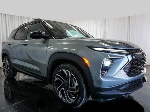 New 2025 Chevrolet TrailBlazer RS w/ Convenience Package FWD image 2