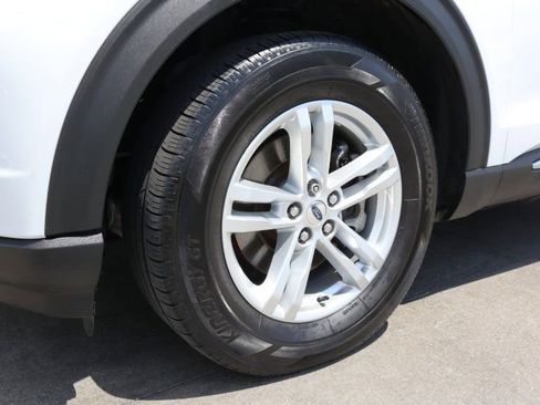 Used 2020 Ford Explorer XLT w/ Equipment Group 202A AWD/4WD image 8