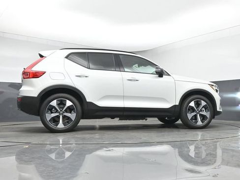 New 2026 Volvo XC40 B5 Plus w/ Climate Package AWD/4WD image 44