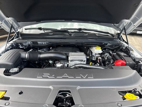 New 2026 RAM 1500 4x4 Crew Cab image 32