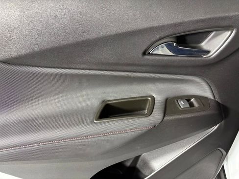 Used 2023 Chevrolet Equinox RS image 39