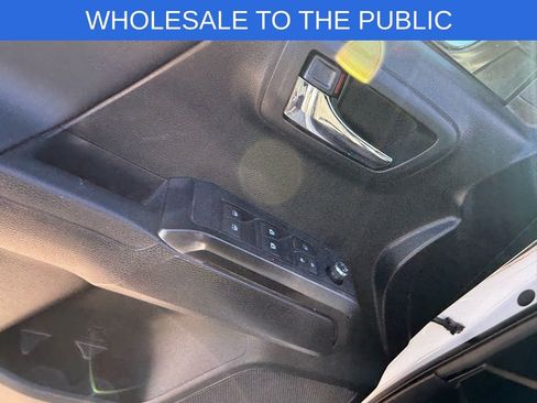 Used 2016 Toyota Tacoma TRD Off-Road w/ Premium & Technology Package image 12