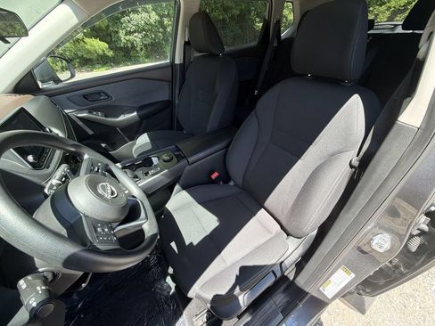 Used 2023 Nissan Rogue S AWD/4WD image 19
