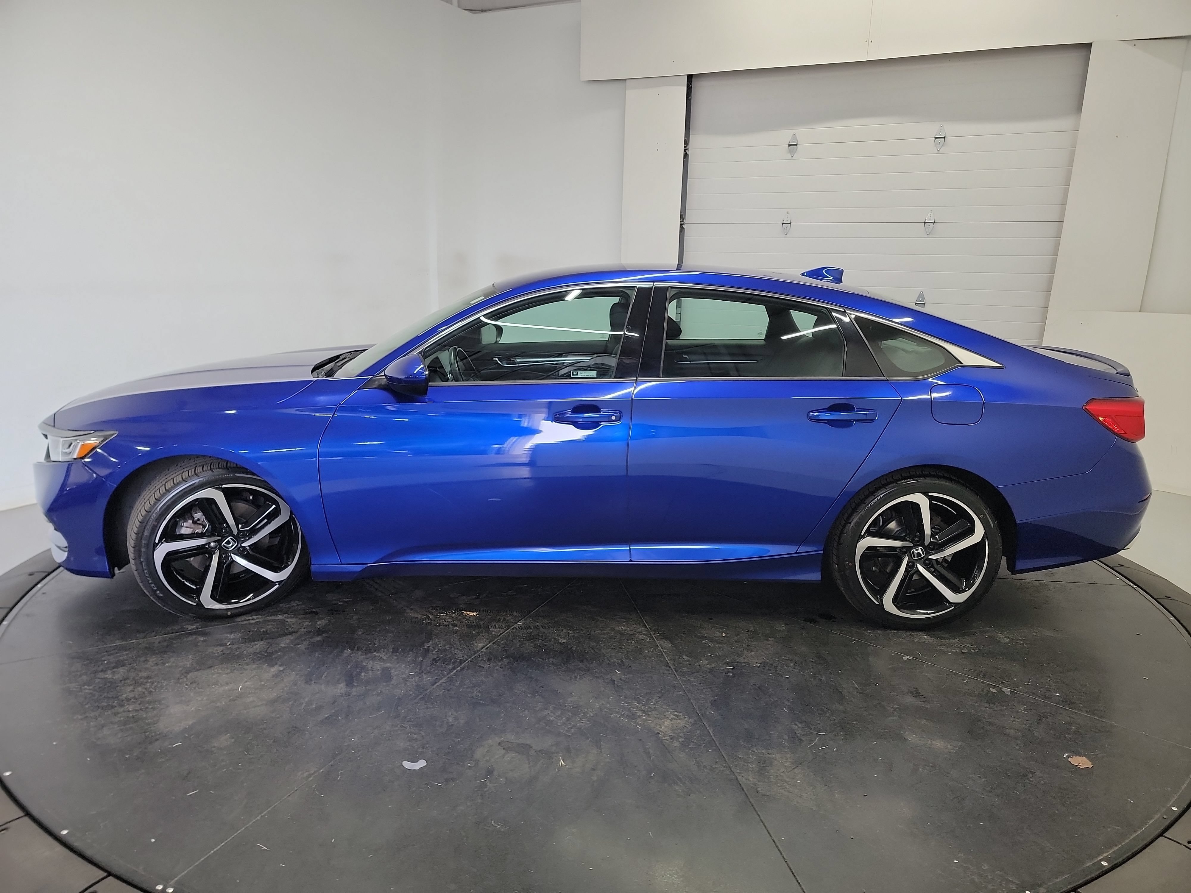 Used 2018 Honda Accord Sport image 4