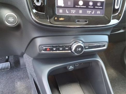 New 2026 Volvo XC40 B5 Core AWD/4WD image 22