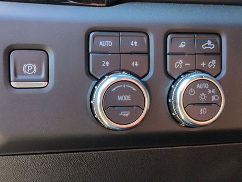 Used 2024 GMC Sierra 1500 Denali Ultimate AWD/4WD image 16