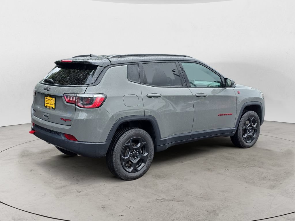Used 2024 Jeep Compass Trailhawk AWD/4WD image 5