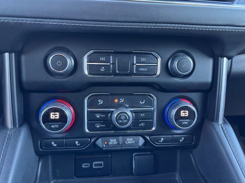 Used 2023 Chevrolet Tahoe Z71 w/ Luxury Package image 18