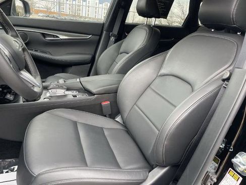 Certified 2025 INFINITI QX50 Pure image 14