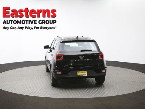 Used 2022 Hyundai Venue SEL image 66