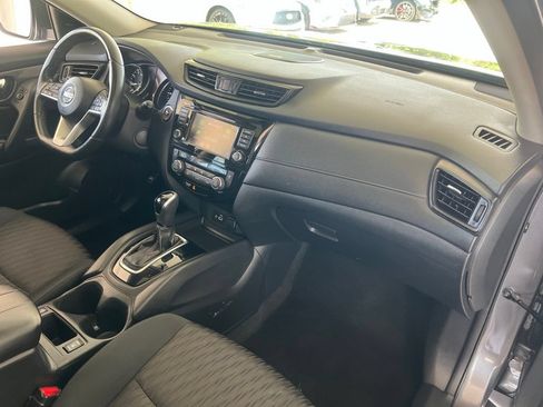 Used 2018 Nissan Rogue SV w/ Sun & Sound Touring Package AWD/4WD image 22