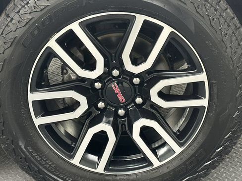 Used 2022 GMC Yukon XL AT4 AWD/4WD image 21