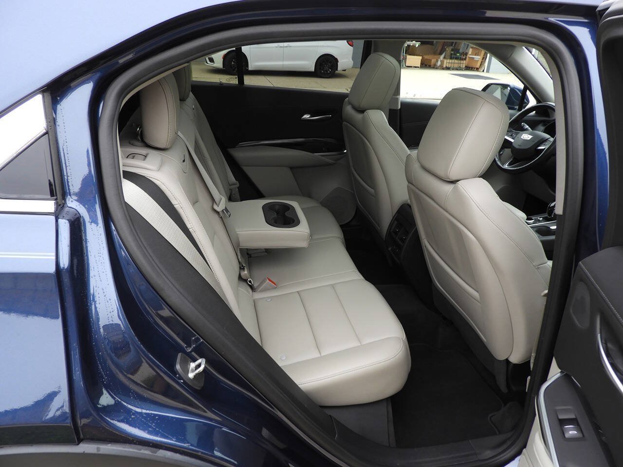 Used 2020 Cadillac XT4 Luxury w/ Cold Weather Package AWD/4WD image 30