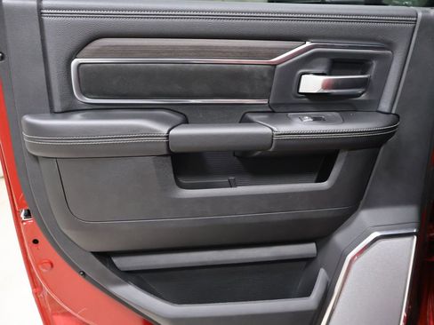 New 2026 RAM 2500 Laramie AWD/4WD image 12