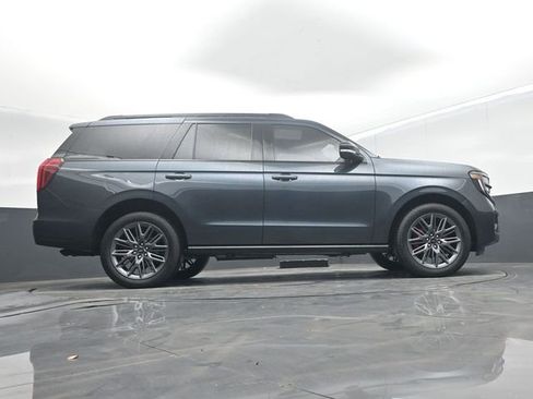 Used 2025 Ford Expedition Platinum w/ Stealth Performance Package AWD/4WD image 55