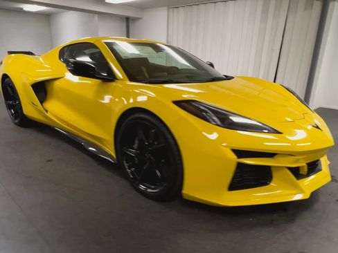 New 2025 Chevrolet Corvette E-Ray AWD/4WD image 34