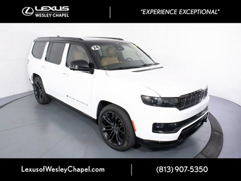 Used 2024 Jeep Grand Wagoneer Series III w/ Quick Order Packagew 28T AWD/4WD image 2