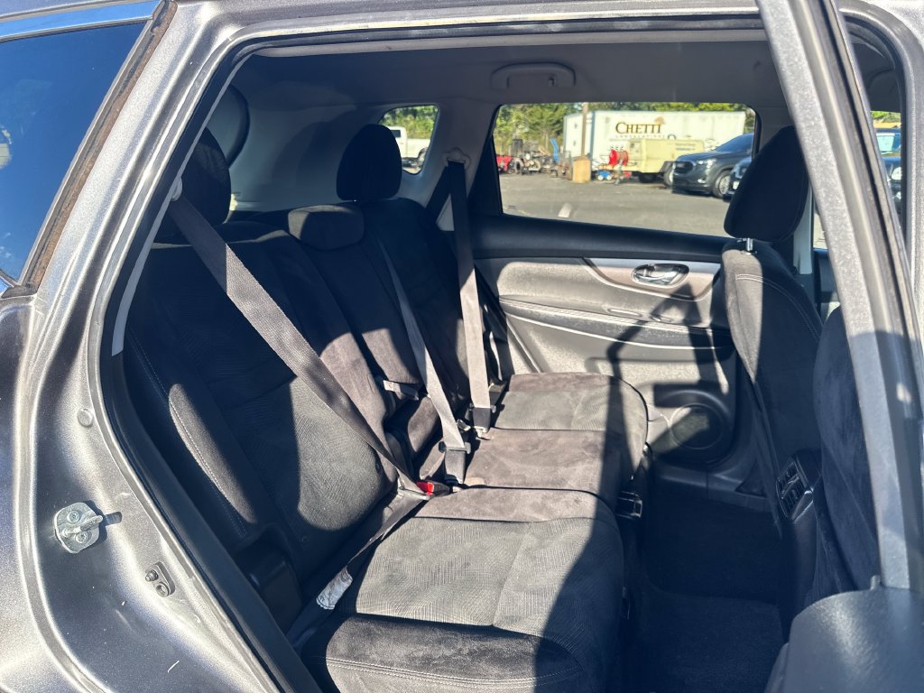 Used 2014 Nissan Rogue SV w/ SV Premium Package AWD/4WD image 25