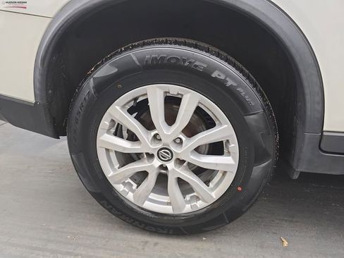 Used 2019 Nissan Rogue SV image 20