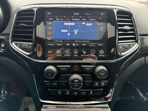 Used 2022 Jeep Grand Cherokee Laredo X image 21