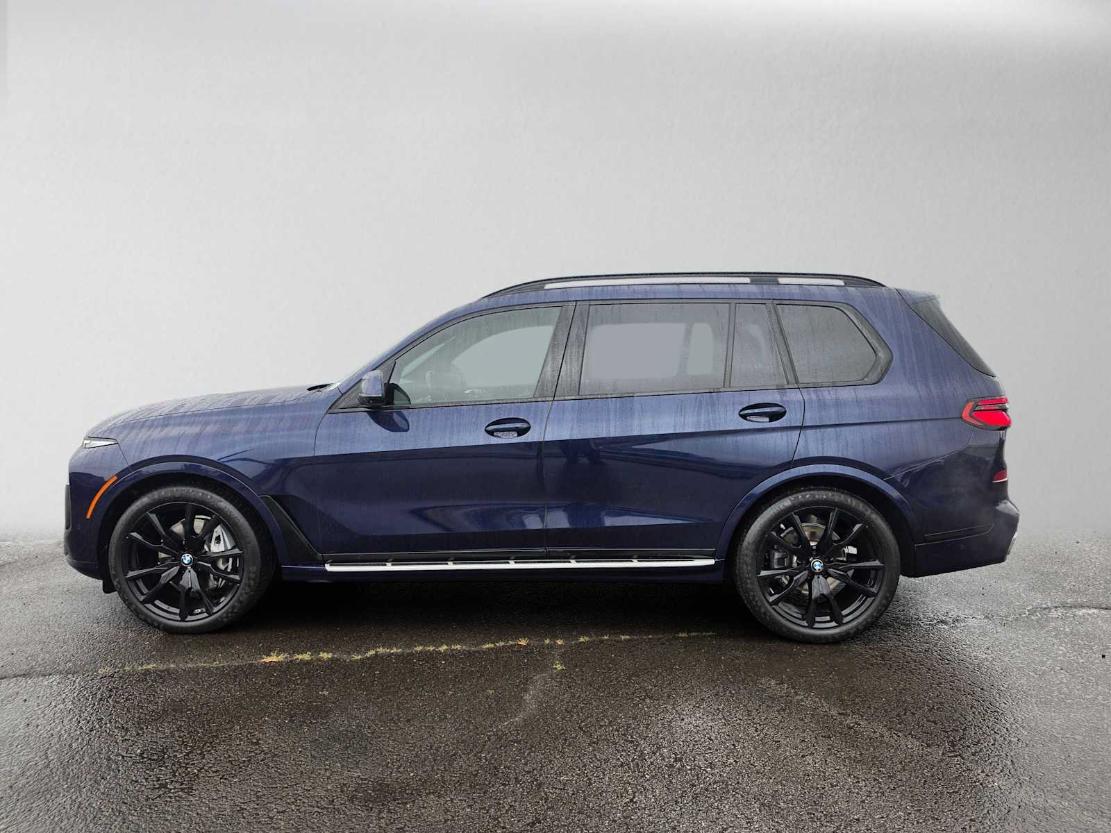 Used 2023 BMW X7 xDrive40i w/ M Sport Package AWD/4WD image 6
