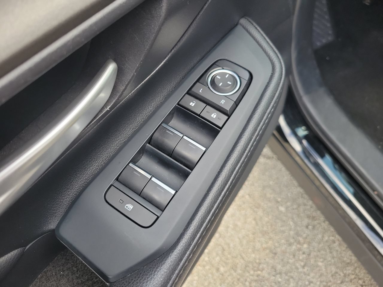 Used 2025 Toyota Grand Highlander FWD image 14