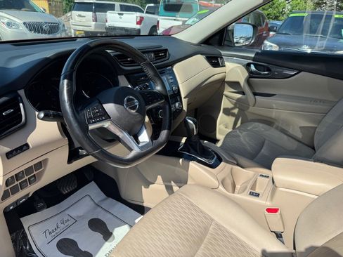 Used 2017 Nissan Rogue SV FWD image 8
