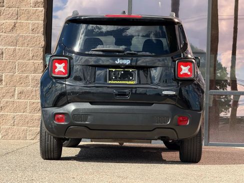 Used 2019 Jeep Renegade Latitude w/ UConnect 8.4 Nav Group image 11
