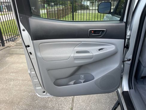 Used 2011 Toyota Tacoma PreRunner image 14