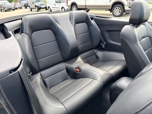 Used 2019 Ford Mustang GT Premium RWD image 16