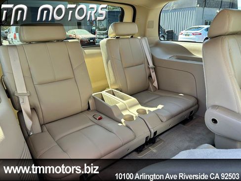 Used 2007 GMC Yukon SLT w/ SLT Preferred Equipment Group AWD/4WD image 9
