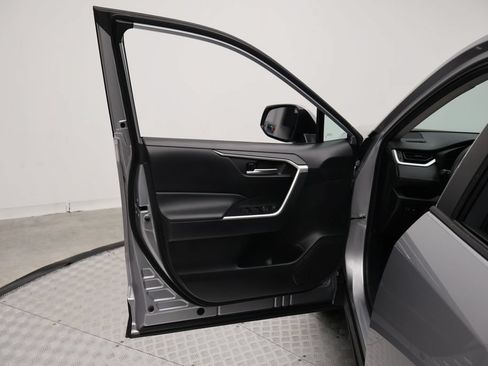 Certified 2025 Toyota RAV4 XLE FWD image 16