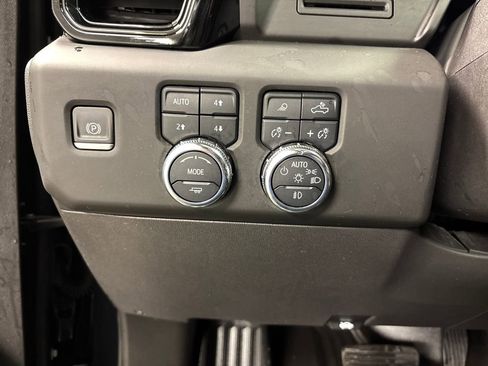 Used 2024 GMC Sierra 1500 AT4 w/ AT4 Premium Package image 28