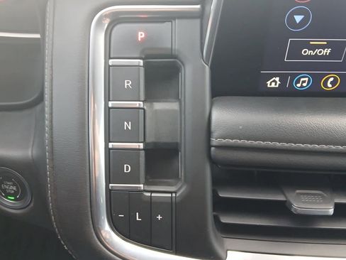 Used 2021 Chevrolet Tahoe Z71 w/ Luxury Package image 40