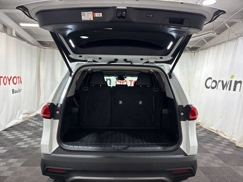 Used 2024 Toyota Grand Highlander AWD image 16