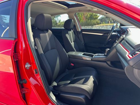 Used 2019 Honda Civic EX image 10