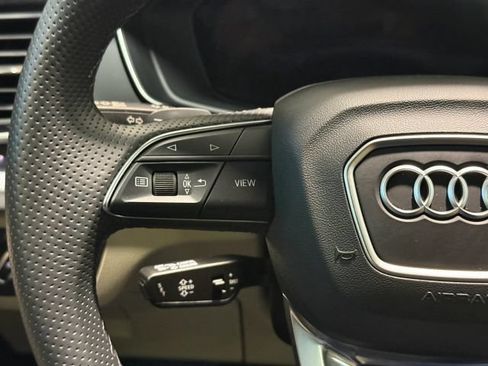 Used 2025 Audi Q5 2.0T Premium Plus w/ Premium Plus Package AWD/4WD image 12