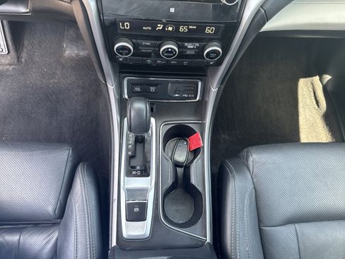 Used 2022 Subaru Ascent Limited w/ Technology Package AWD/4WD image 16