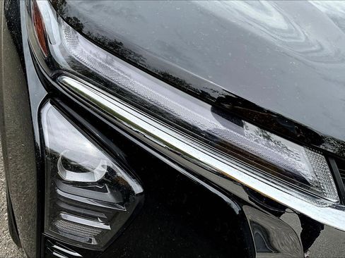 Used 2024 Chevrolet Trax LT w/ Driver Confidence Package FWD image 23