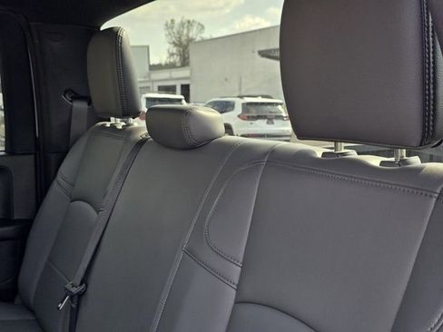 Used 2024 RAM 3500 Tradesman w/ Chrome Appearance Group image 29